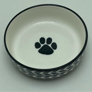 Signature Black Arrow Cat Dish